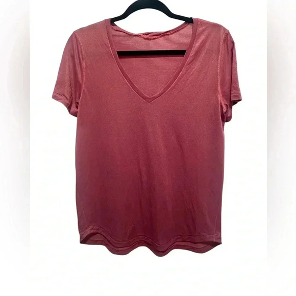 Lululemon pink and gold iridescent V Neck Short Sleeve Shirt Size Medium - Picture 1 of 4